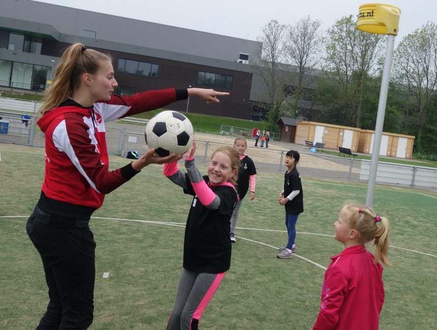 Ben jij er bij? Zomerclinics Korfbalstars